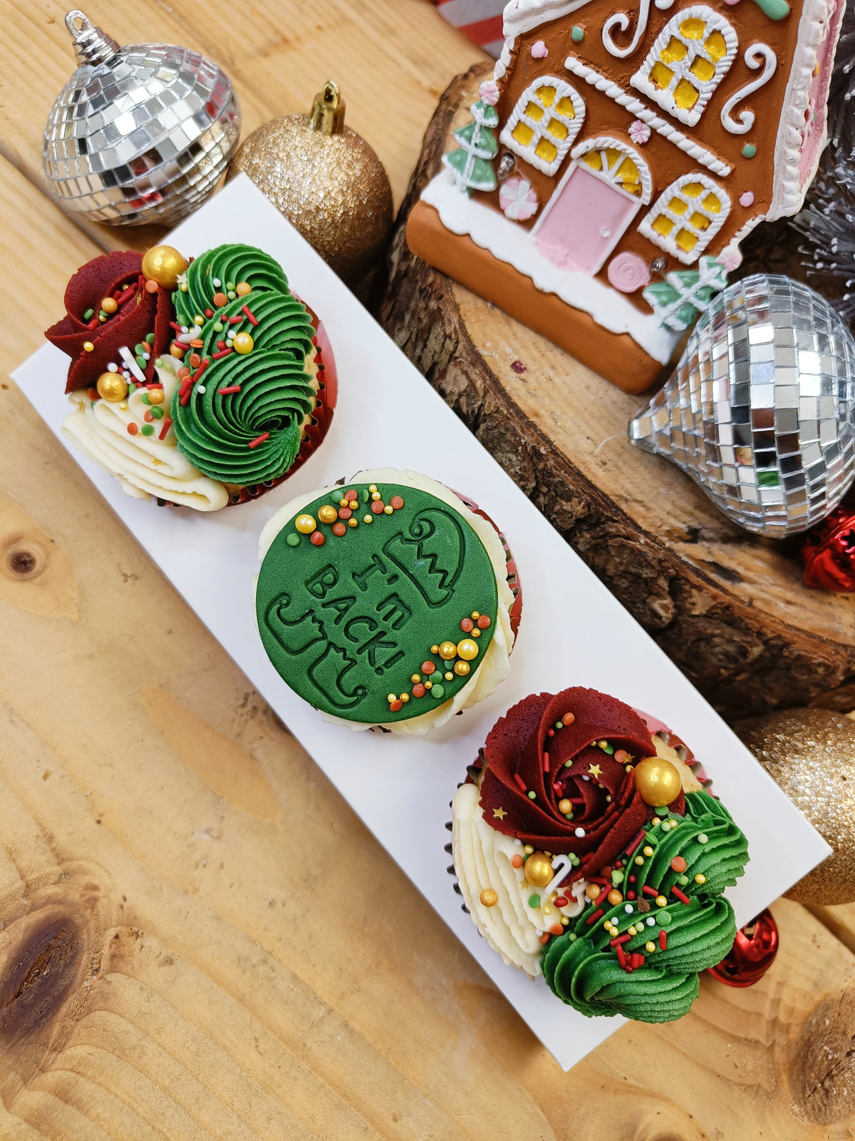 'I'm Back' Elf cupcake set