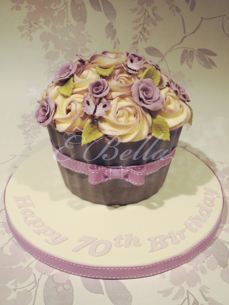 E-Bella Creations - cake-13.jpg