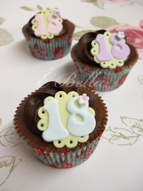 E-Bella Creations - Cupcake__Cake_Pop_10.jpg